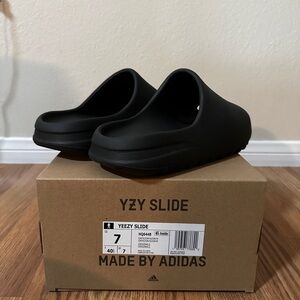 Adidas Yeezy Slide in Onyx